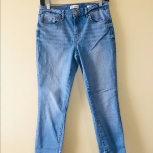 Jessica Simpson Light Wash Cropped Women’s Jean